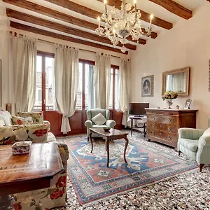  Apartment Biennale Apt Balcony Italien
